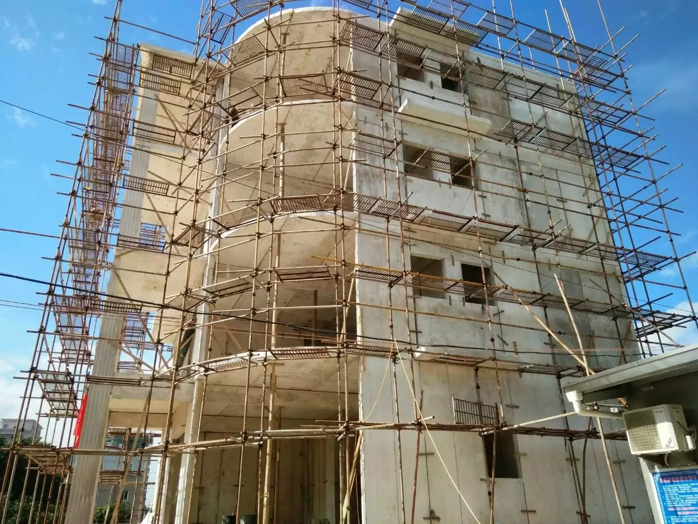 桂东星河绿色环保装配式建材在福建修建的五层别墅建筑